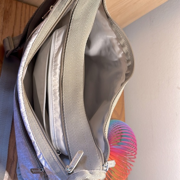 LeSportSac Crossbody Nylon Bag. - Picture 4 of 5